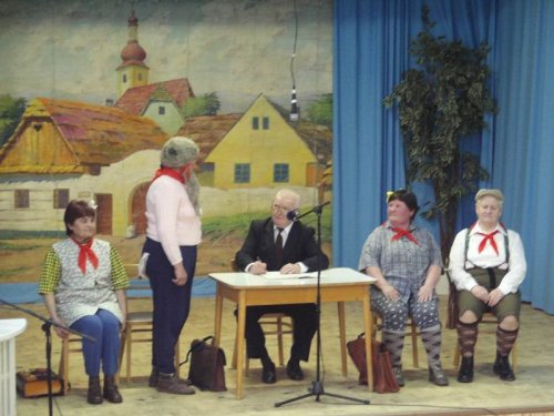 Hraje celá dědina aneb S veselou myslí na nesmysly. - 18.3.2006